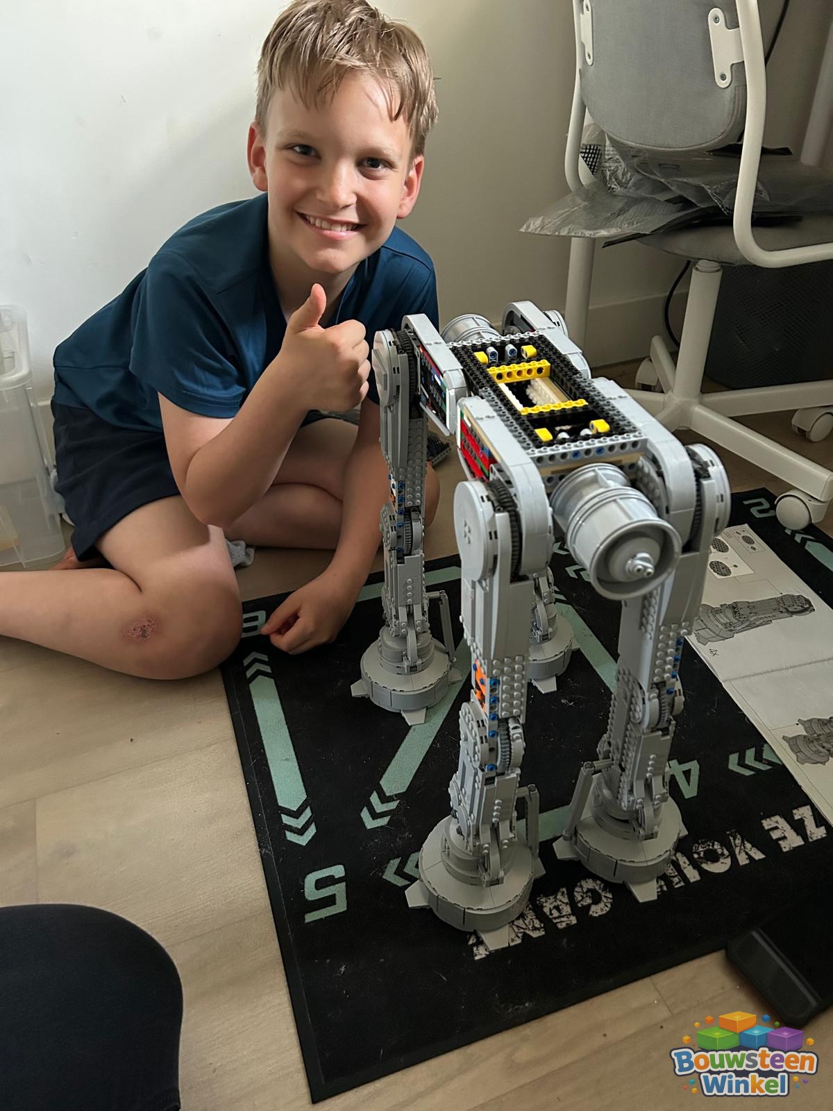 LEGO Star Wars AT-AT - 75313 — gebouwd door klant